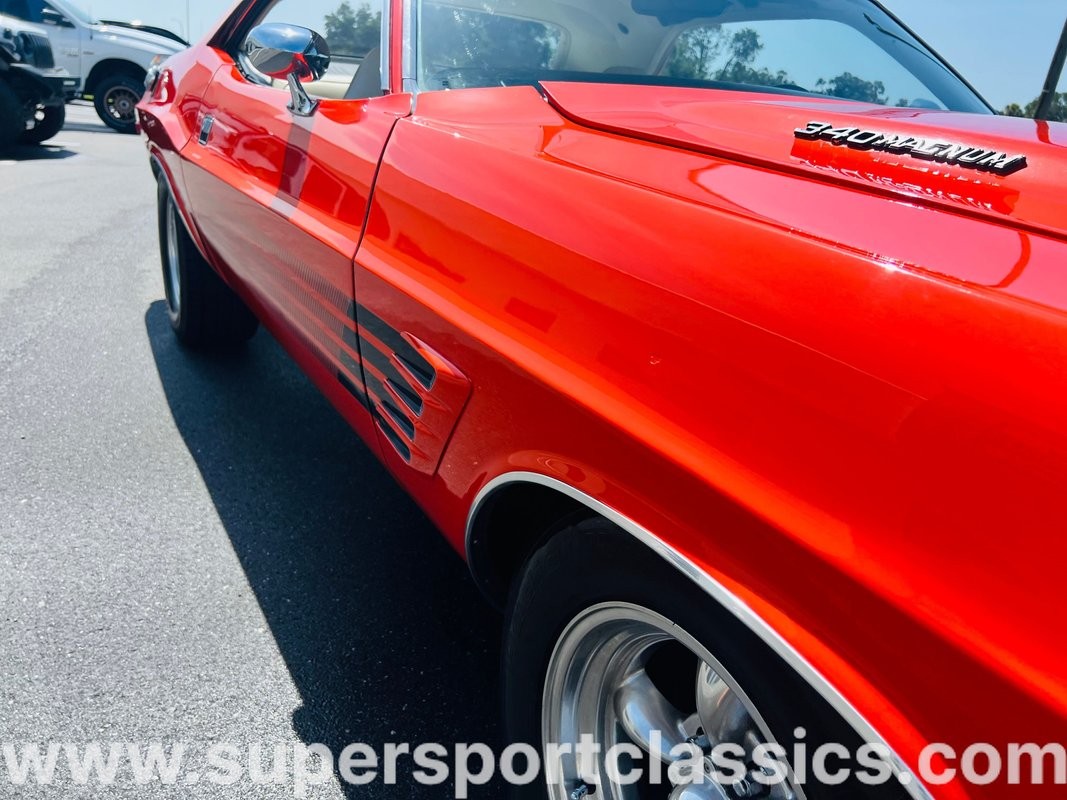 Dodge-Challenger-1973-Coupe-38