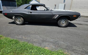 Dodge-Challenger-1973-Coupe-4