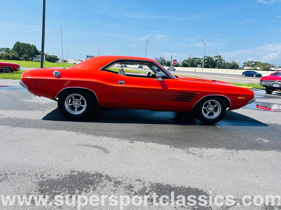 Dodge-Challenger-1973-Coupe-6