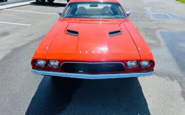 Dodge-Challenger-1973-Coupe-9