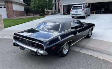 Dodge-Challenger-1973-Dark-Purple-Black-2