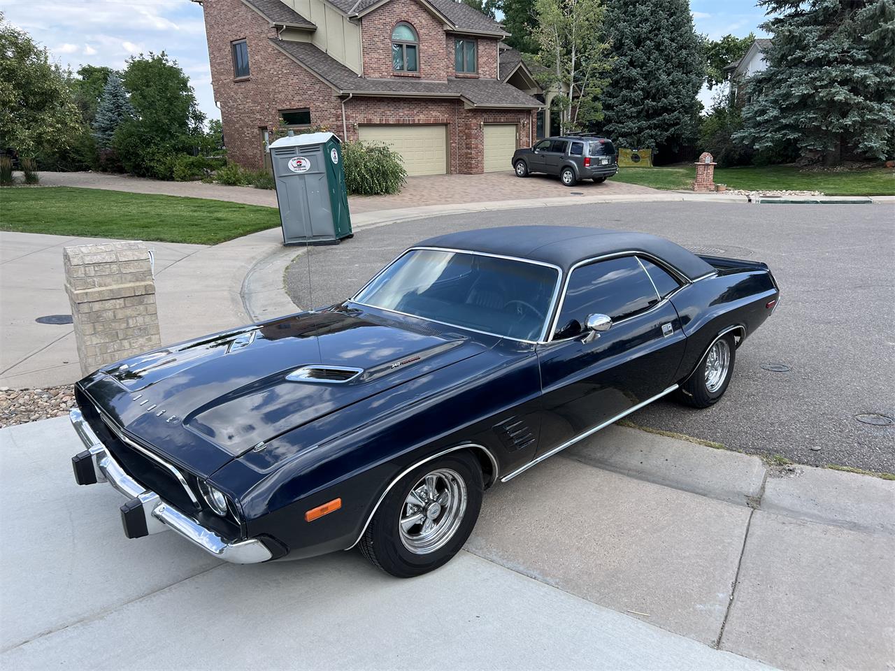 Dodge-Challenger-1973-Dark-Purple-Black-7