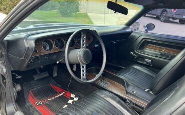 Dodge-Challenger-1973-Dark-Purple-Black-8