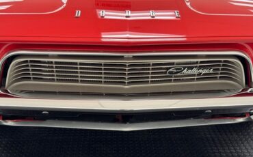 Dodge-Challenger-1974-Bright-Red-Black-13