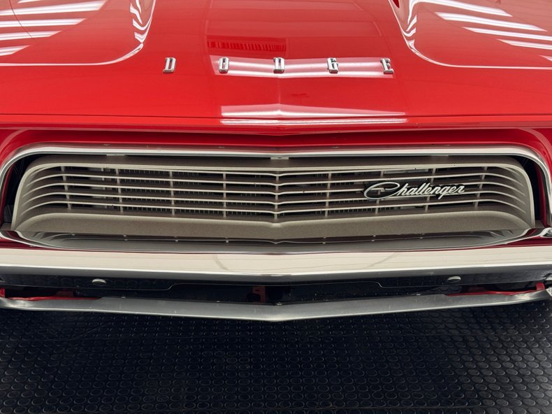 Dodge-Challenger-1974-Bright-Red-Black-13