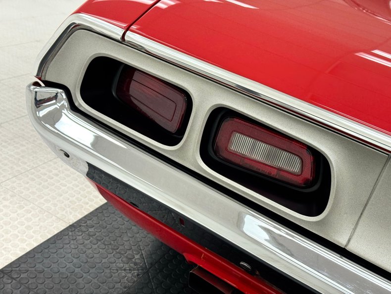 Dodge-Challenger-1974-Bright-Red-Black-18