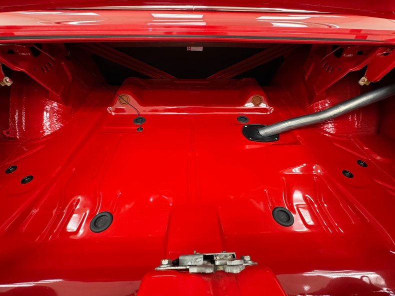 Dodge-Challenger-1974-Bright-Red-Black-24