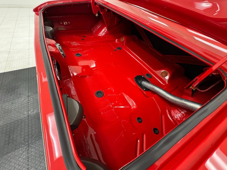 Dodge-Challenger-1974-Bright-Red-Black-25