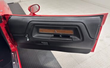 Dodge-Challenger-1974-Bright-Red-Black-27