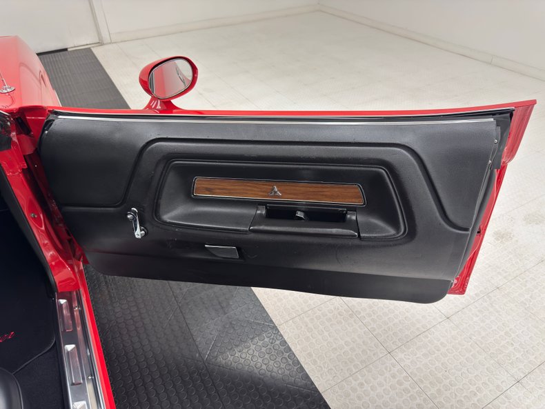 Dodge-Challenger-1974-Bright-Red-Black-27