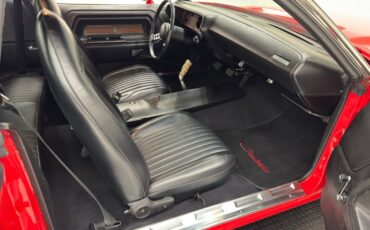 Dodge-Challenger-1974-Bright-Red-Black-32