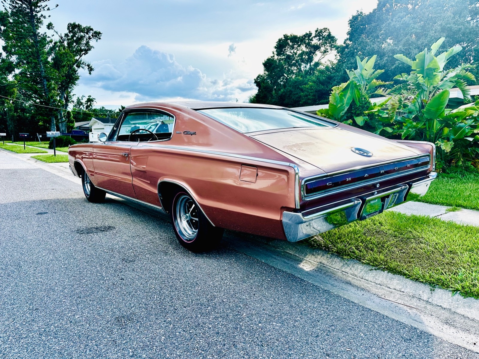 Dodge-Charger-1967-Fastback