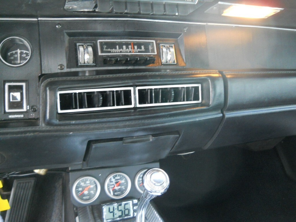 Dodge-Charger-1968-10