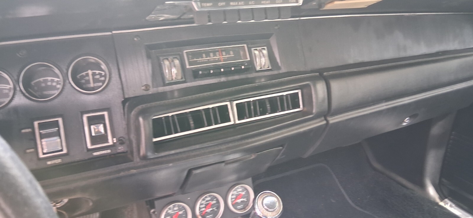 Dodge-Charger-1968-12