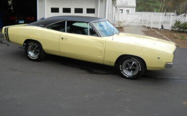 Dodge-Charger-1968-2