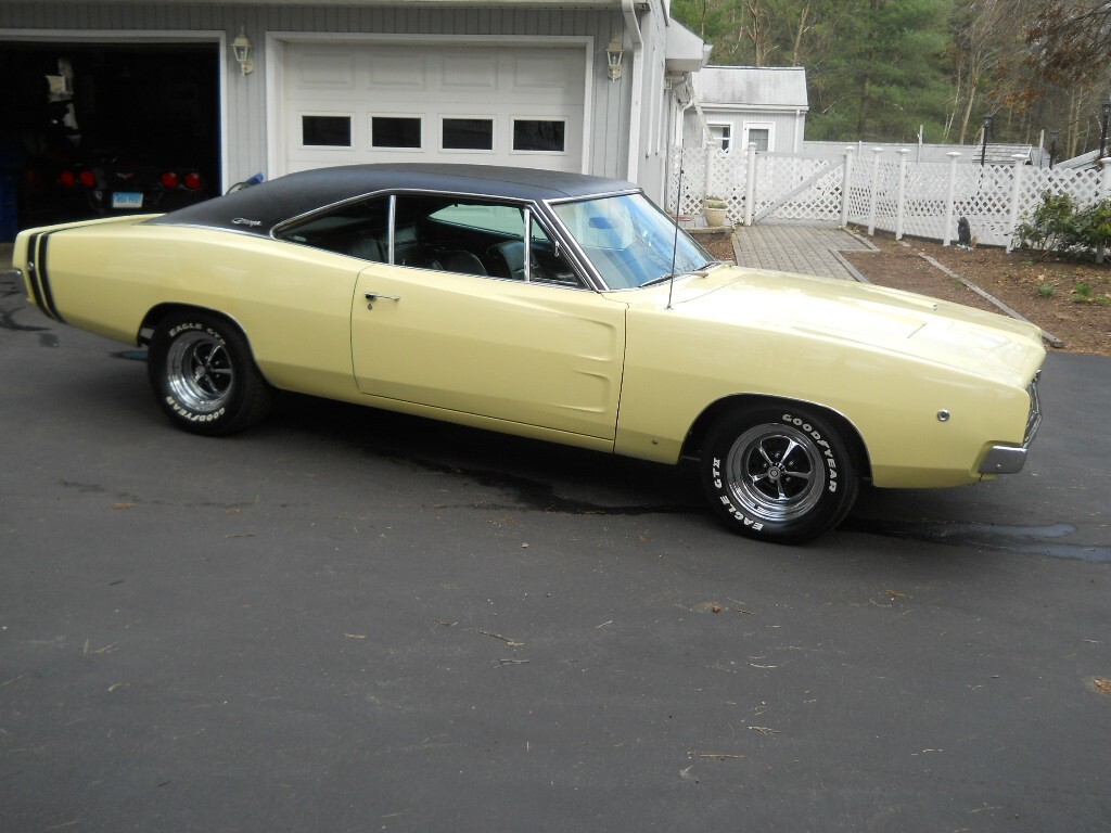 Dodge-Charger-1968-2