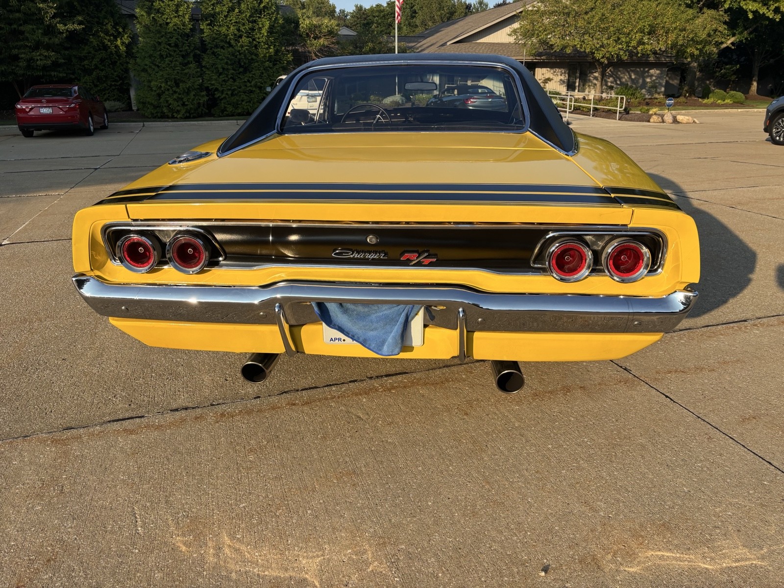 Dodge-Charger-1968-Coupe-3