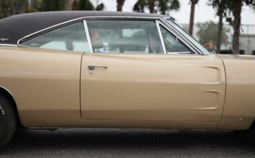 Dodge-Charger-1968-Medium-Gold-Gold-5
