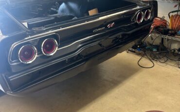 Dodge-Charger-1968-Sedan-8