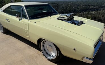 Dodge-Charger-1968-TAN-BLACK-10