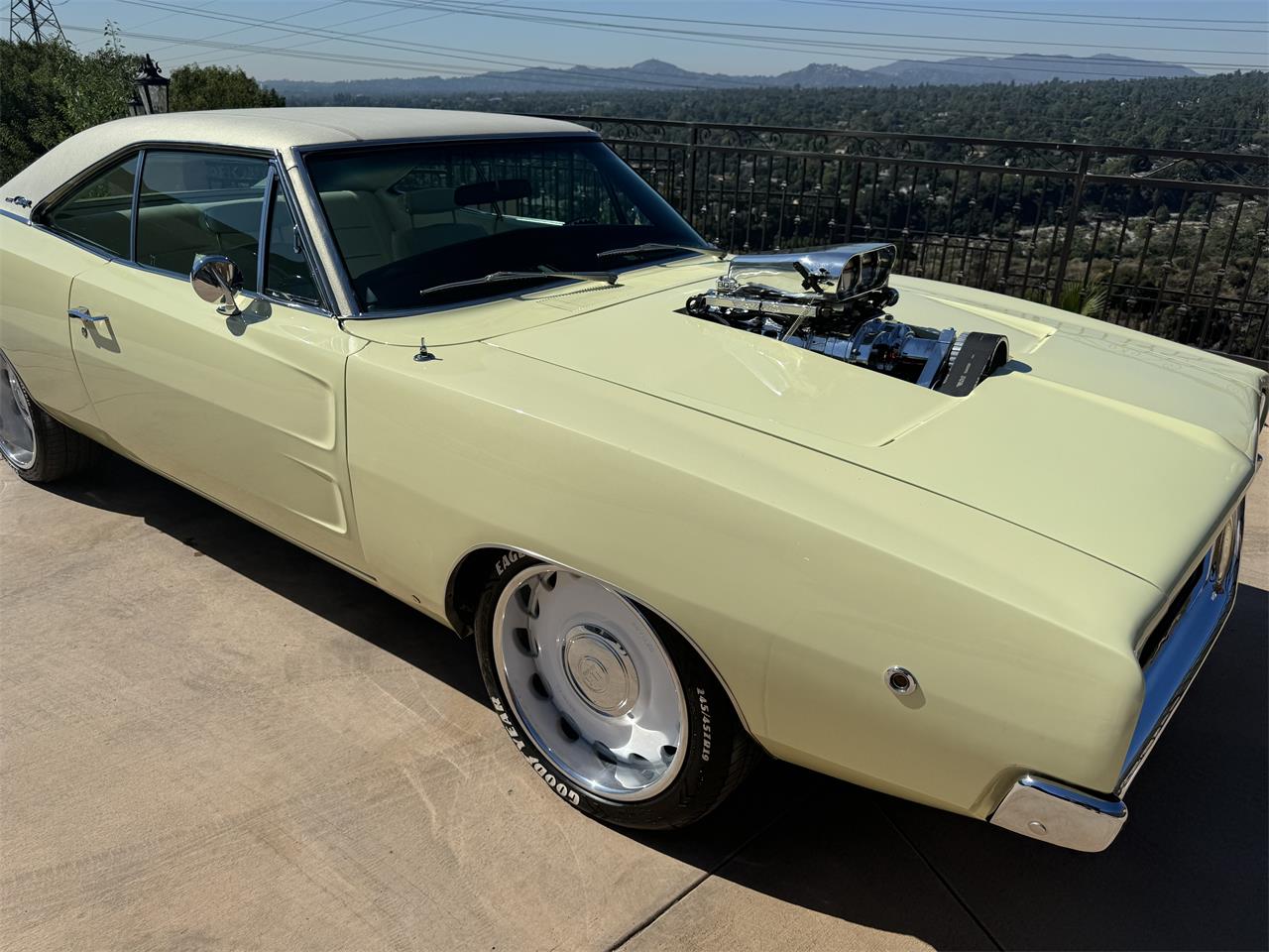 Dodge-Charger-1968-TAN-BLACK-10