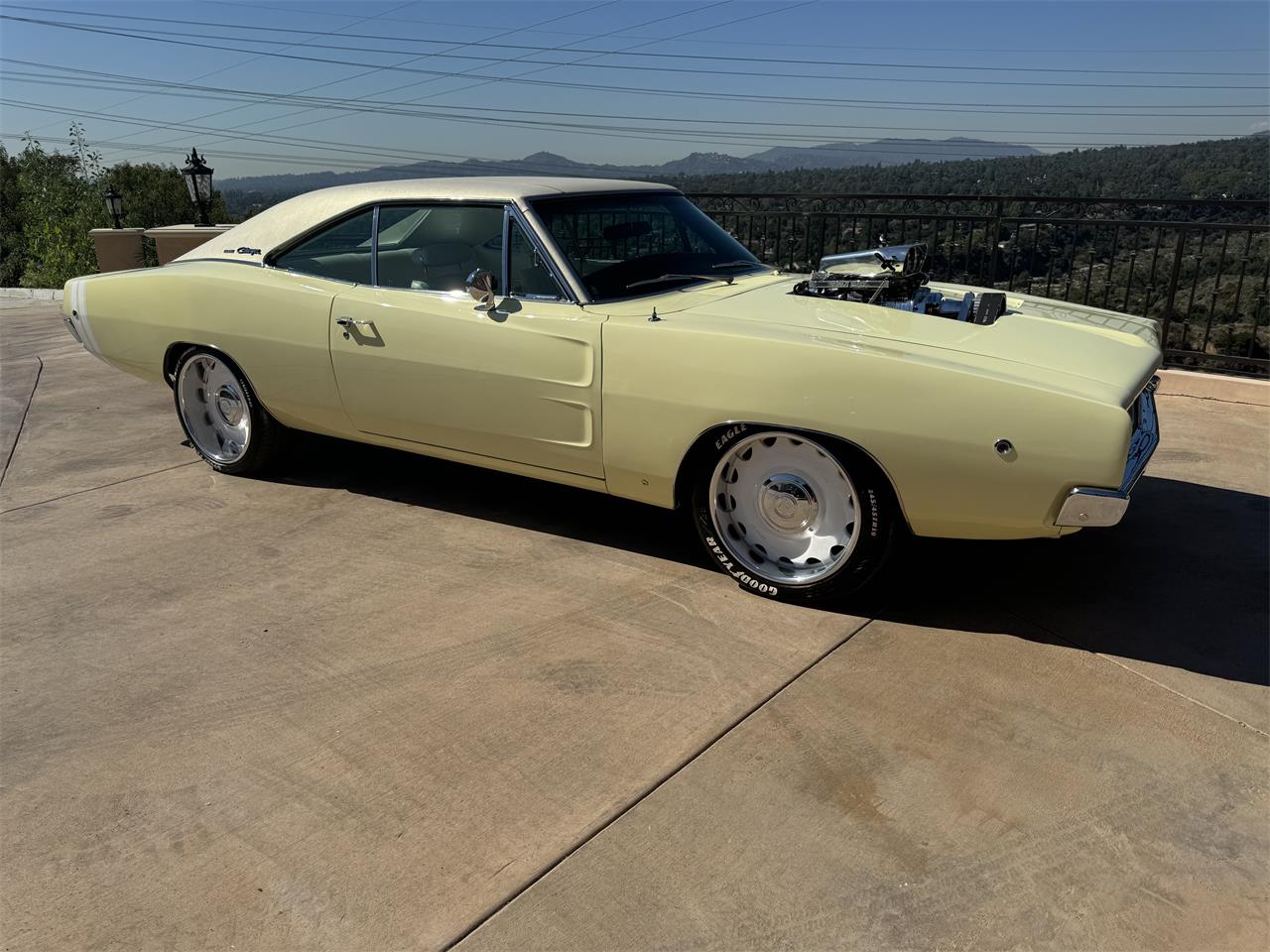 Dodge-Charger-1968-TAN-BLACK-11