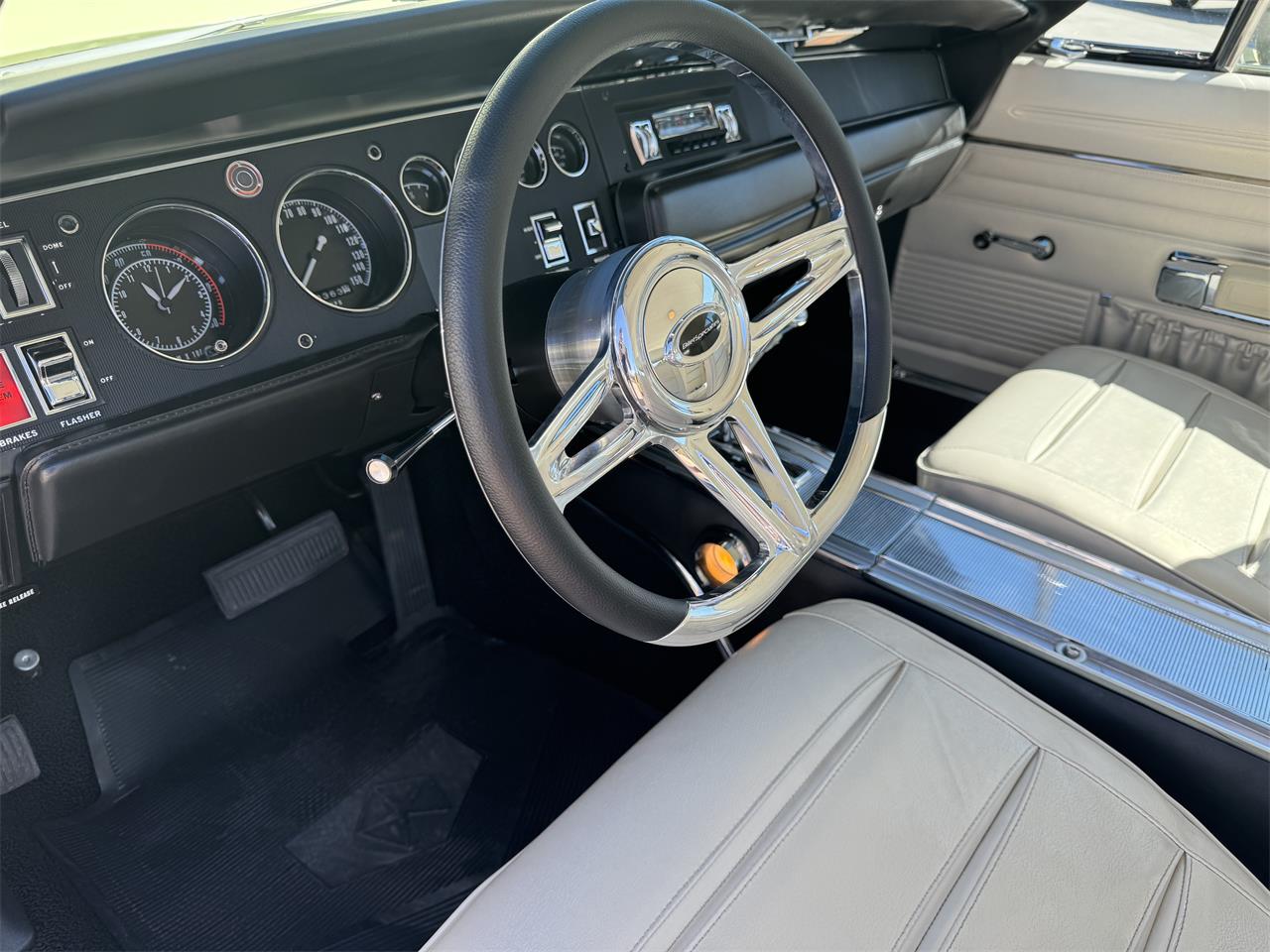 Dodge-Charger-1968-TAN-BLACK-19