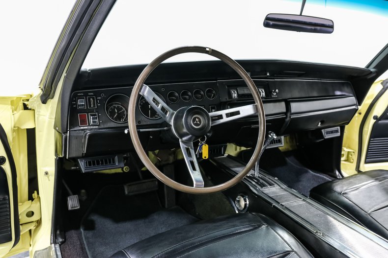 Dodge-Charger-1968-Yellow-BLACK-16