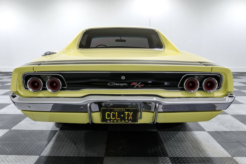 Dodge-Charger-1968-Yellow-BLACK-5