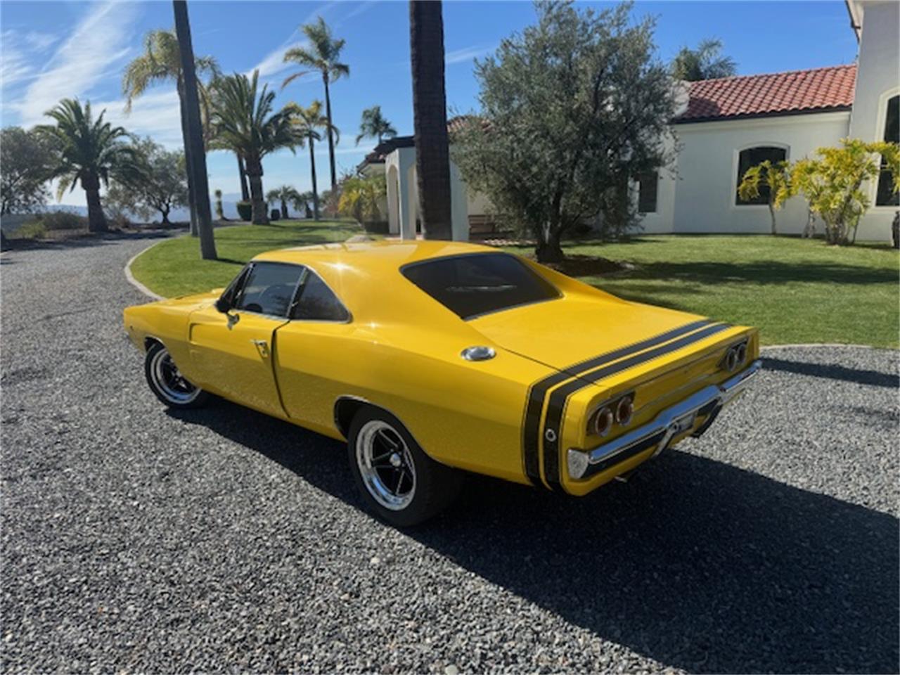Dodge-Charger-1968-yellow-black-10