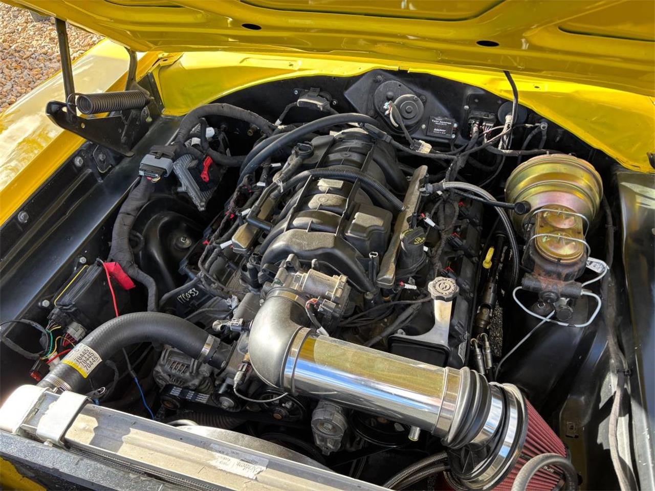 Dodge-Charger-1968-yellow-black-14