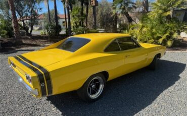 Dodge-Charger-1968-yellow-black-2