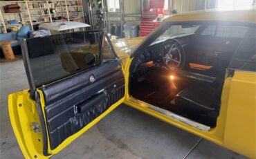 Dodge-Charger-1968-yellow-black-4