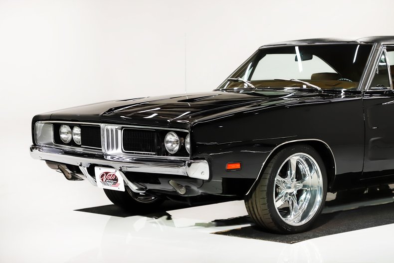 Dodge-Charger-1969-Black-Tan-16