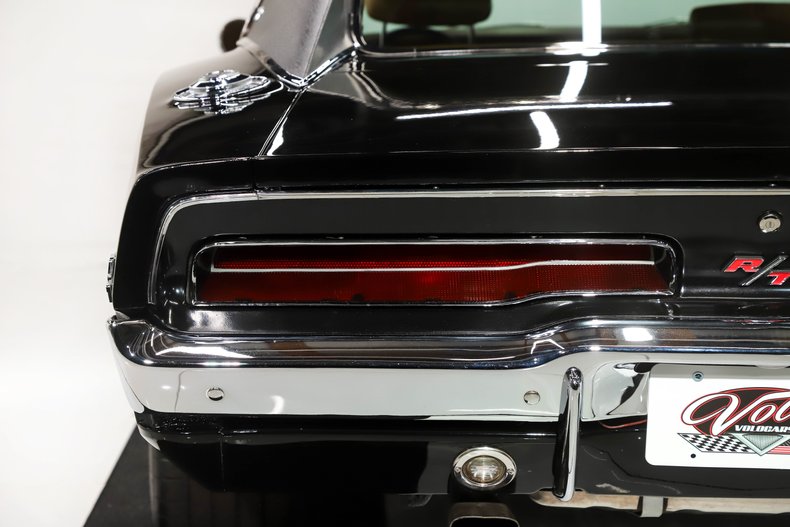 Dodge-Charger-1969-Black-Tan-34