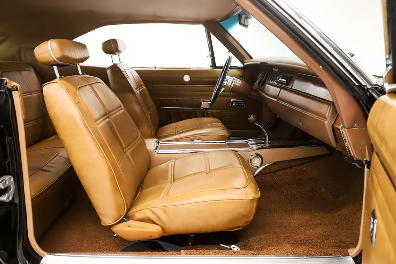 Dodge-Charger-1969-Black-Tan-43
