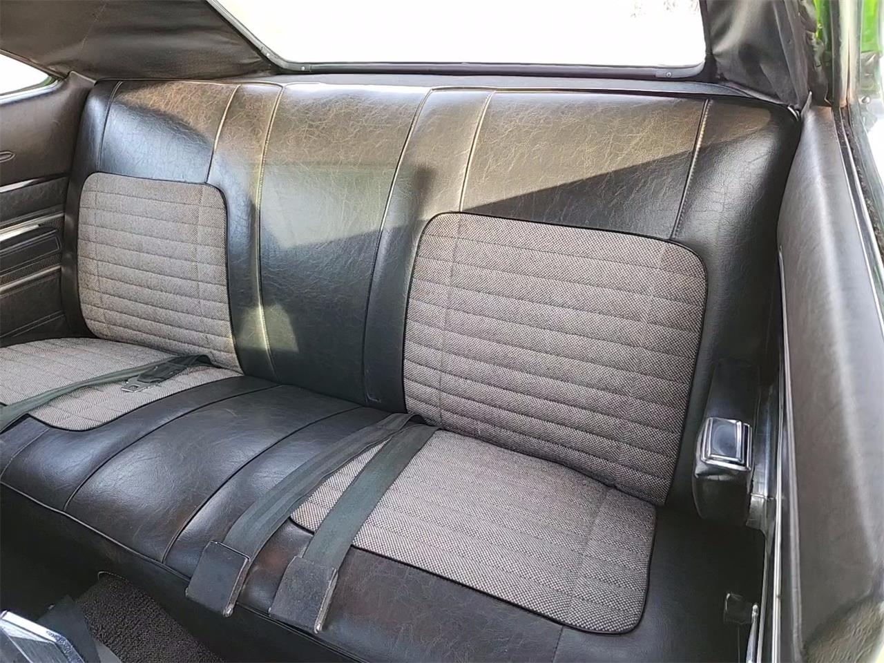 Dodge-Charger-1969-Green-black-and-grey-2