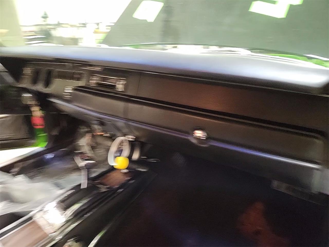 Dodge-Charger-1969-Green-black-and-grey-5
