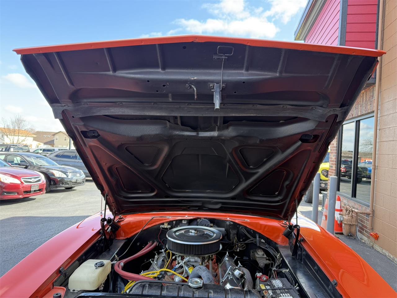 Dodge-Charger-1969-TNT-Express-Orange-Tan-10