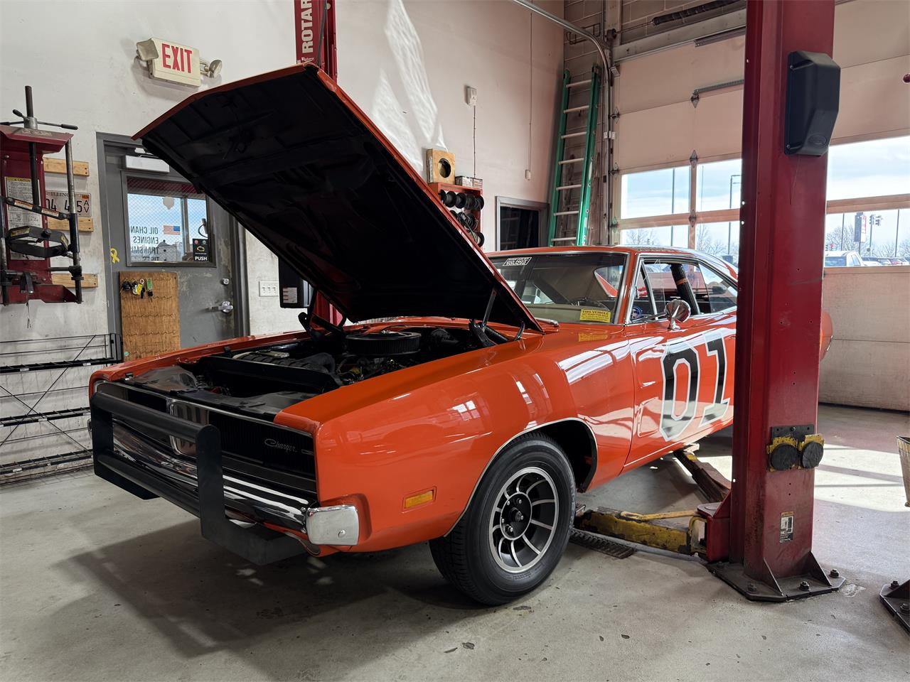 Dodge-Charger-1969-TNT-Express-Orange-Tan-14
