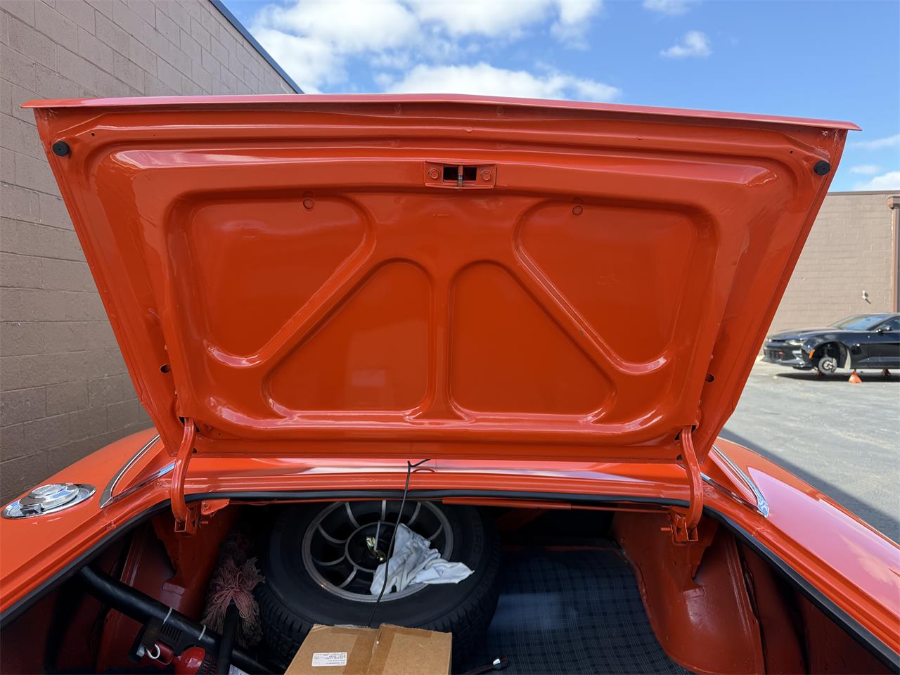 Dodge-Charger-1969-TNT-Express-Orange-Tan-46