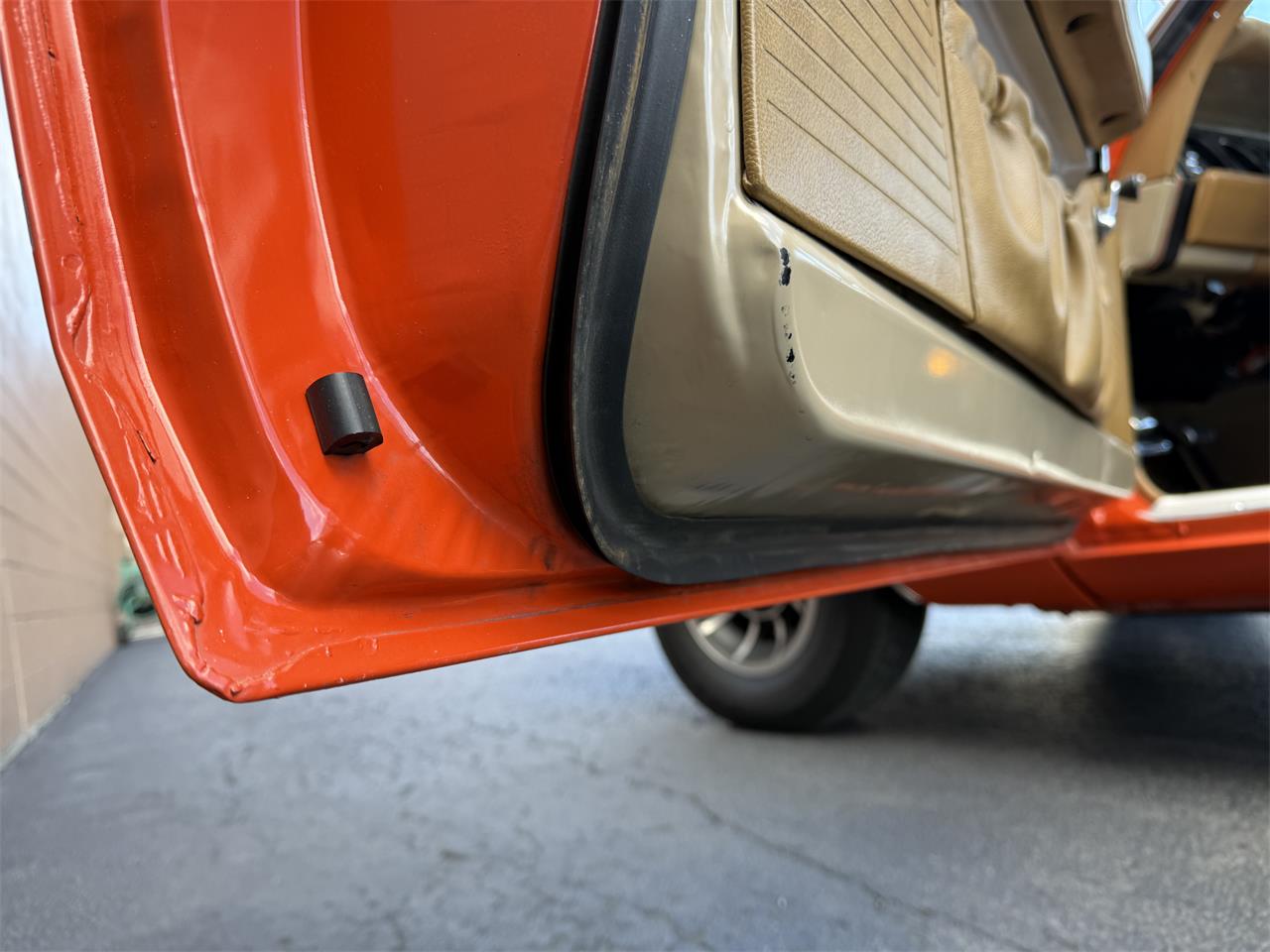Dodge-Charger-1969-TNT-Express-Orange-Tan-61