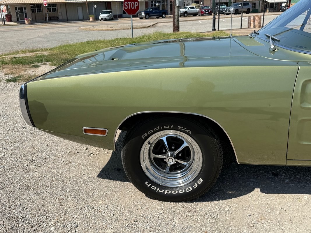 Dodge-Charger-1970-29
