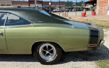 Dodge-Charger-1970-32