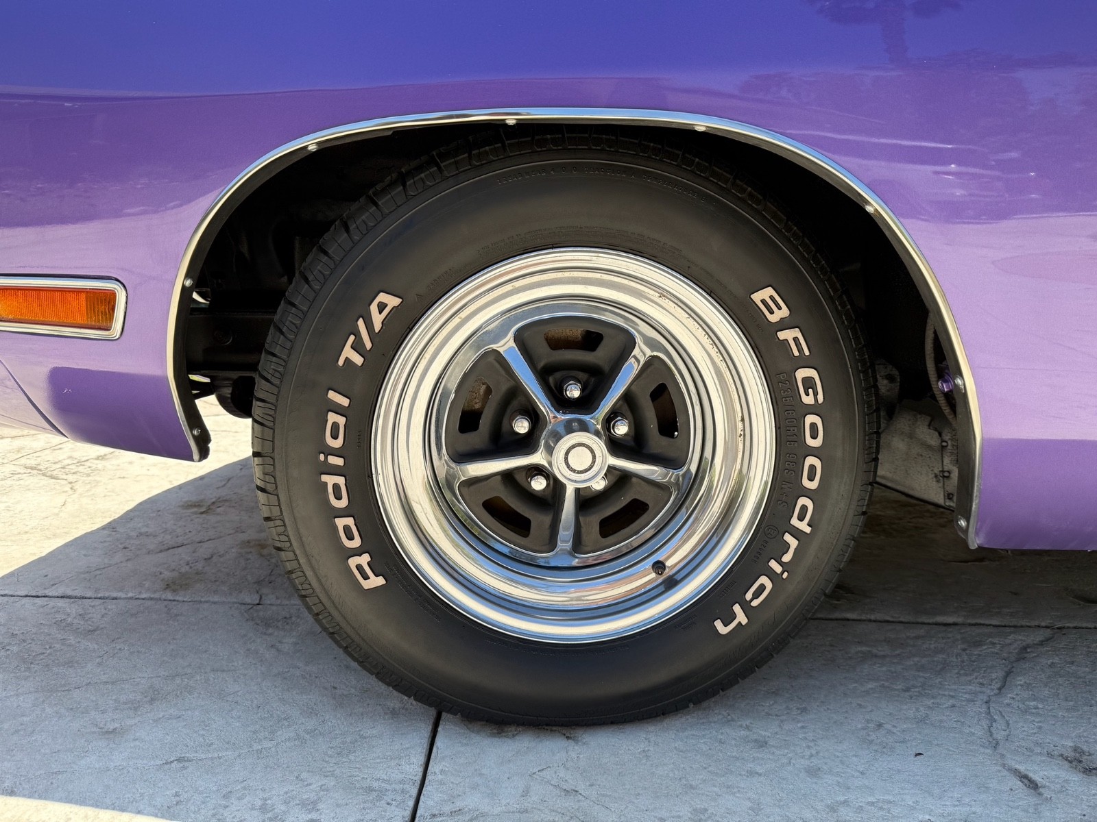 Dodge-Charger-1970-35