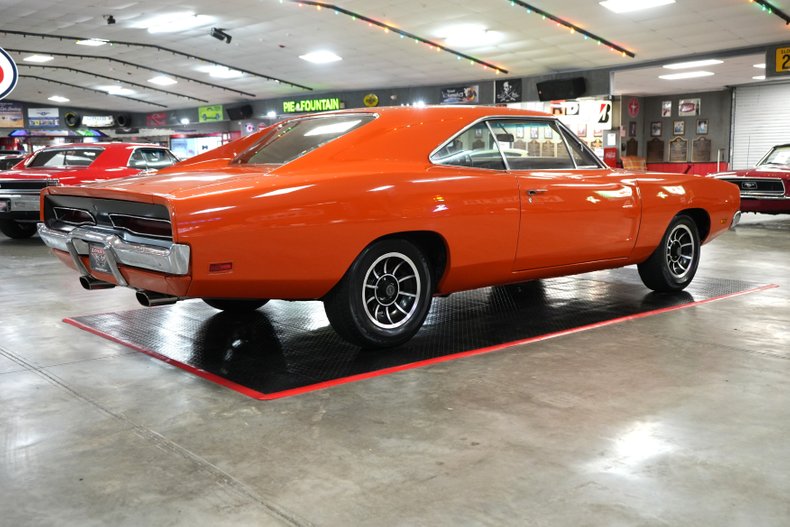 Dodge-Charger-1970-Orange-Tan-1