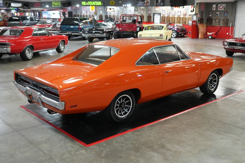Dodge-Charger-1970-Orange-Tan-21