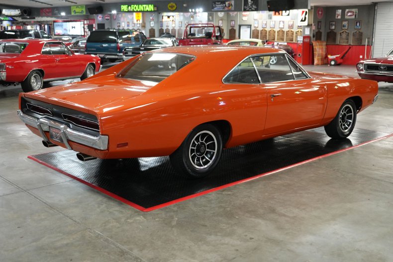 Dodge-Charger-1970-Orange-Tan-5