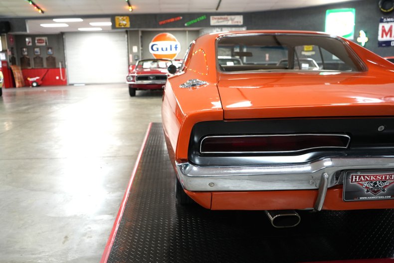 Dodge-Charger-1970-Orange-Tan-9