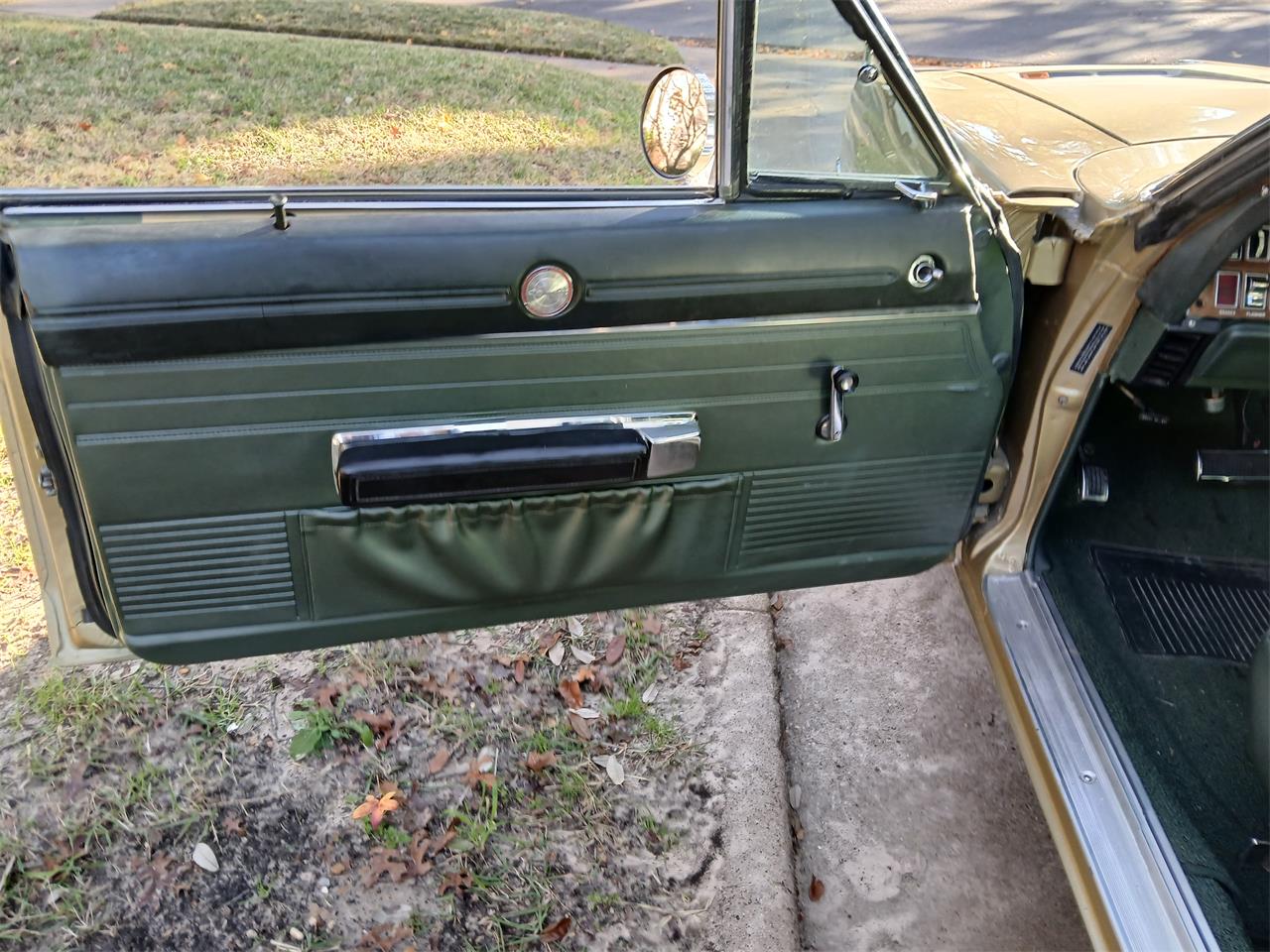 Dodge-Charger-rt-1969-Gold-Green-1